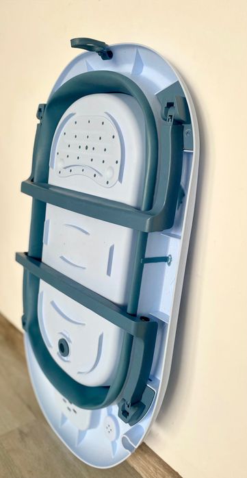 Използвана няколко пъти! Сгъваема бебешка ваничка с термометър