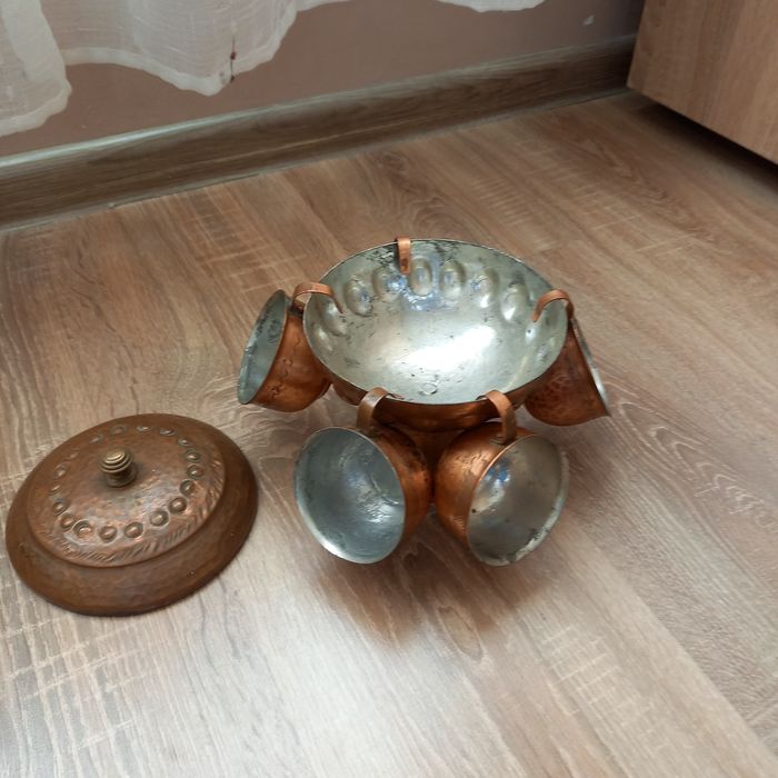 Меден чайник съдове  прибори