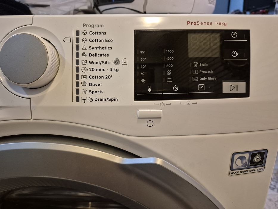 Пералня AEG за части 8кг.