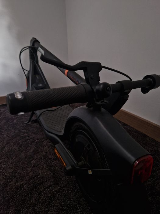 Trotineta electrica NINEBOT KickScooter F2, 10 inch, negru