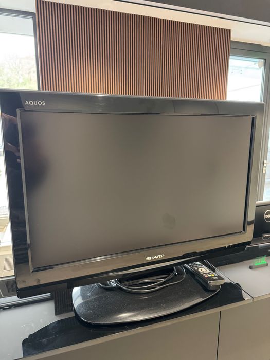 Телевизори SHARP 32 инча и 26 инча