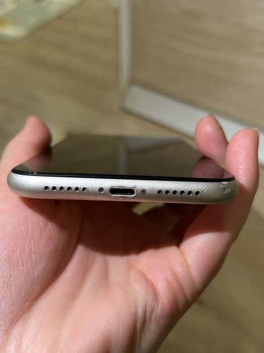 Iphone 11 white