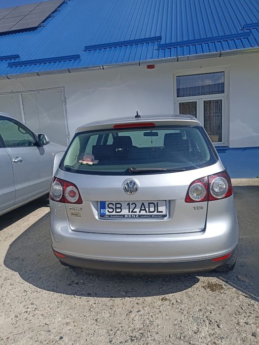 Vând Golf 5 plus