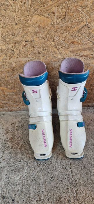 Vand clapari Lowa si Salomon