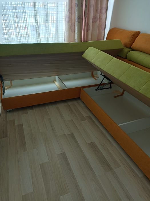 Продавам луксозен холов диван