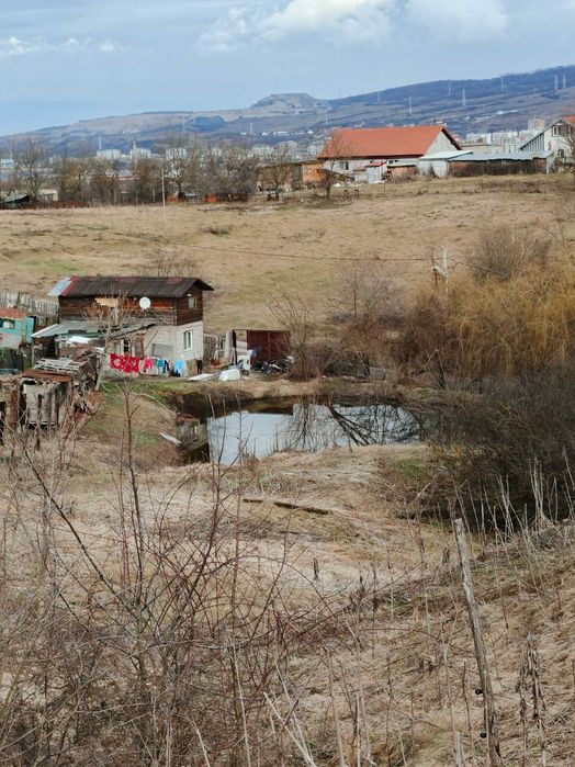 Vand teren intravilan 600 m2 in Hunedoara langa Castelul Corvinilor