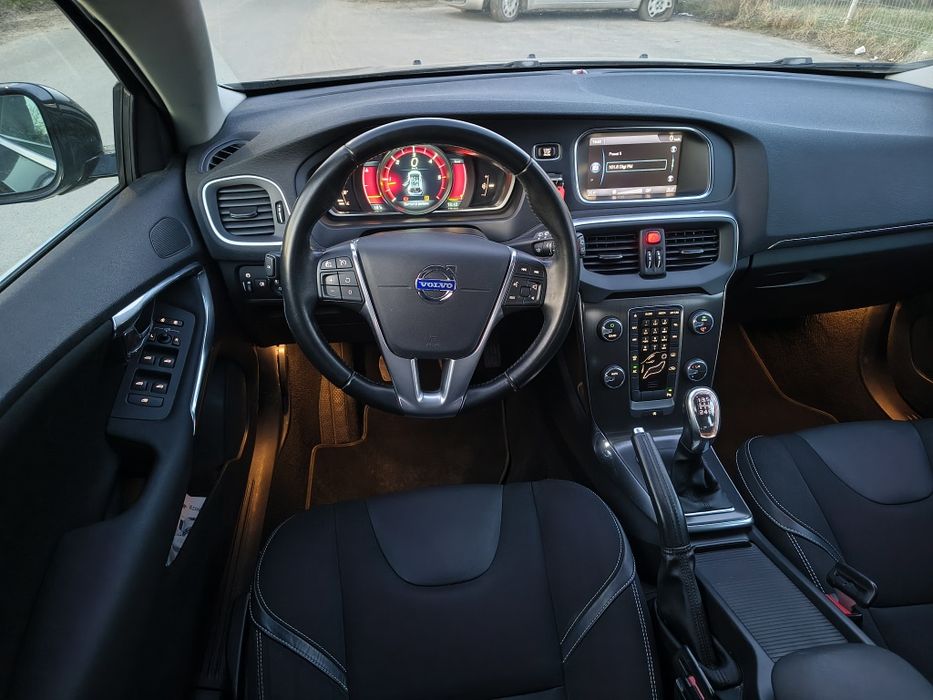 Volvo v40 5 cilindri