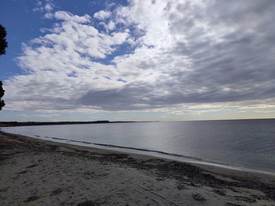 Продава се рядка находка на първа линия в района на Солун