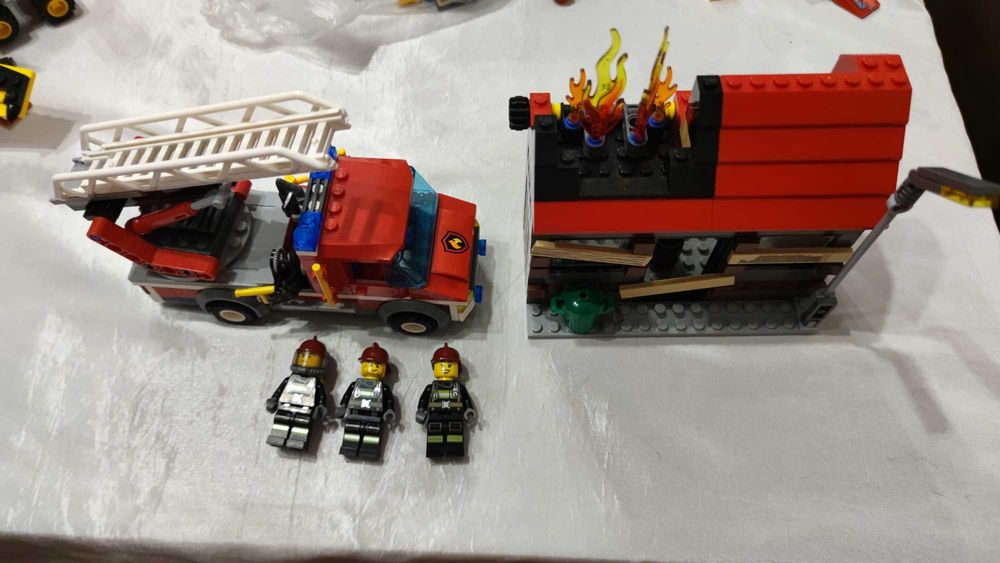 Поправени цени Лего Сити Lego City Пожарни комплекти