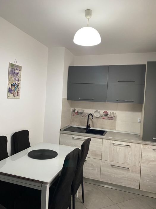 Vand apartamanet 3 camere