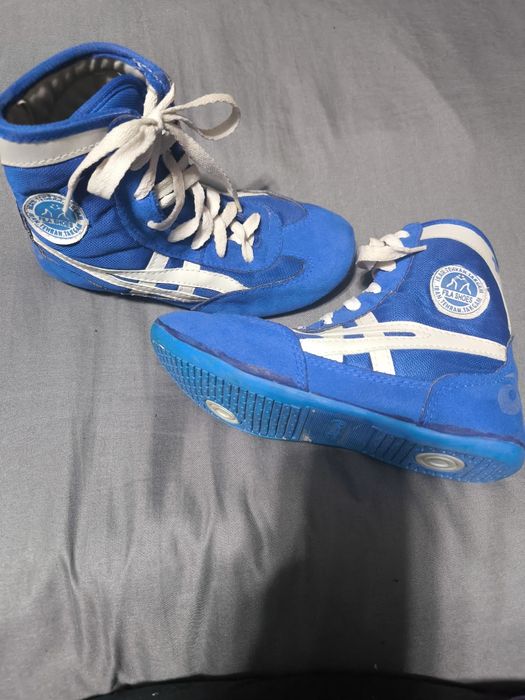 Продам борцовки для спорта