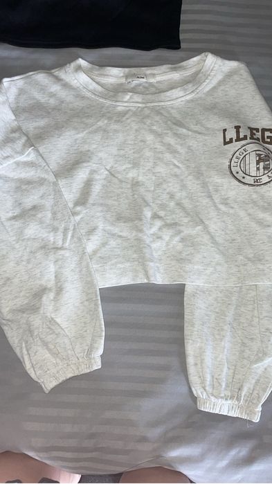 Продам женские кофты и кроп топы