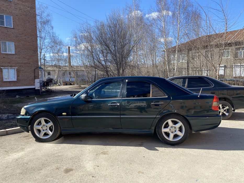 Мерседес с 200 в хорошем состояний