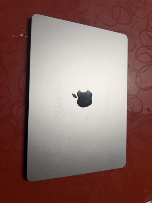 Macbook air M3 2025 8/256