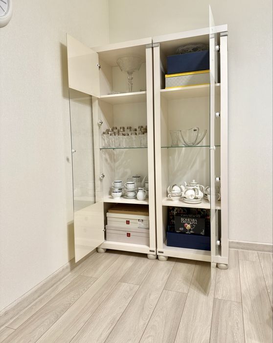 Шкафы-витрины Bellona. Турция.