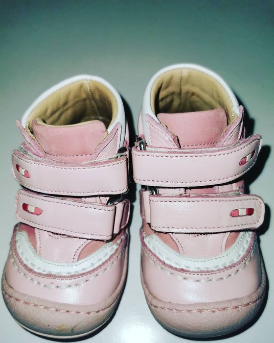 Абсолютна новая батиночка для девочек