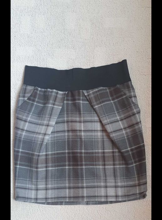 Fusta mini gri cu carouri, buzunare mar.36/ S