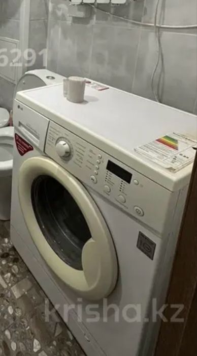Продам стиральную машинку работает