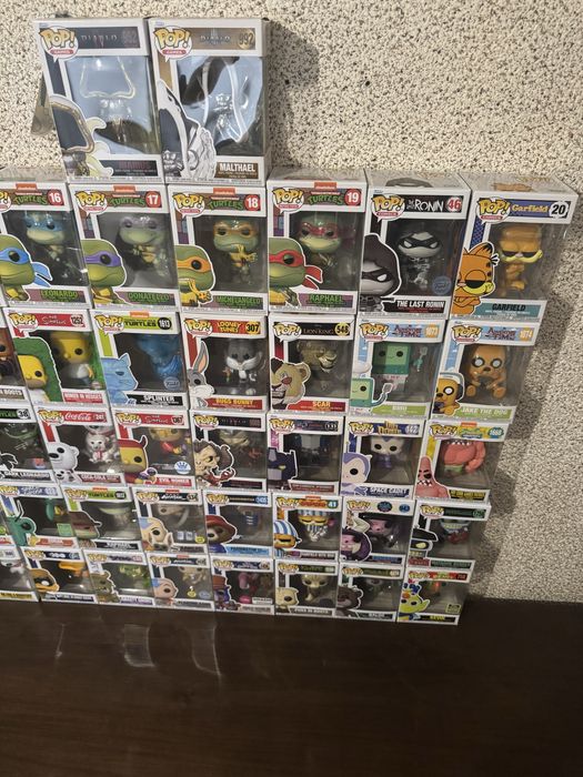 Lot figurine animatie si jocuri