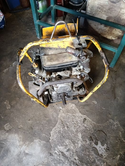 Aparat lipit PVC,tocător crengi ,motor 4timpi 7,5kw benzina