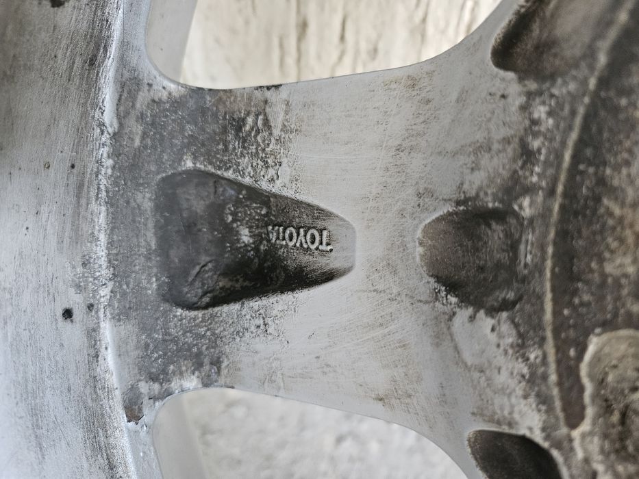 Диски г18 на LX , крузак...