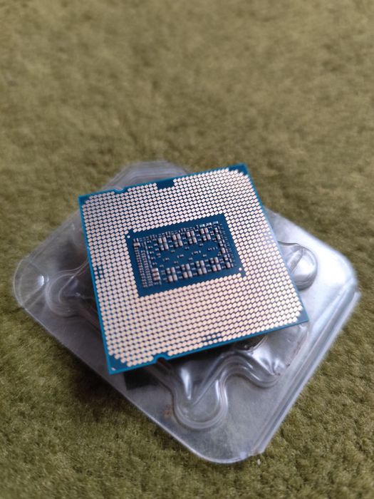 Intel Core i5-11400F LGA 1200 процесор + охладител
