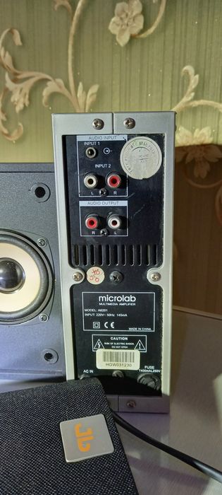 Продам усилитель Микролаб  с колонками