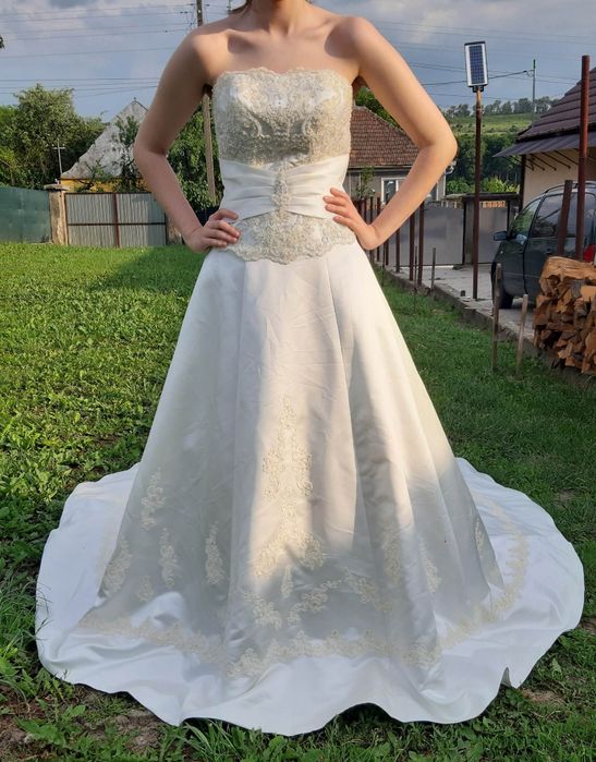 Rochie de mireasa cu şal - marimea 34