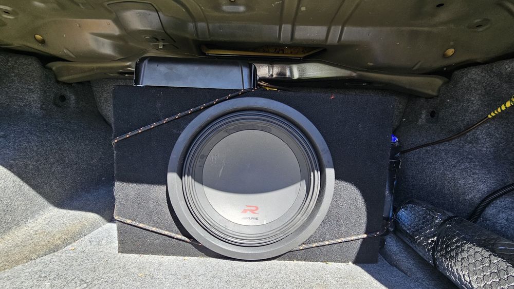 Vând subwoofer alpin R