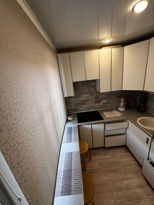 Продам 2ком квартиру Царева 4
