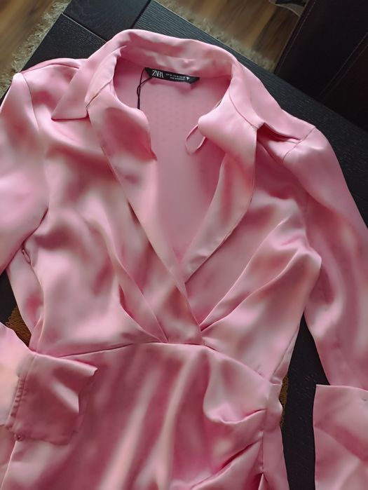 Rochita roz , material "plin"