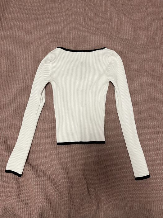 Бяла плетена блуза