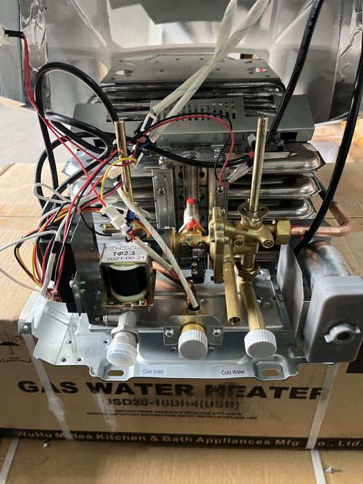 Газовая колонка водонагриватель Мидеа,хайит акция только 3 дня