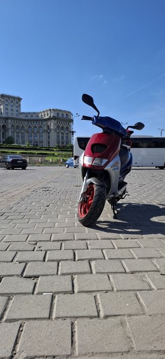 Vând Aprilia Sr1 50cc