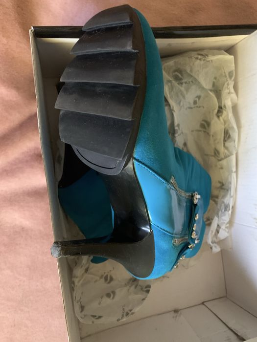 Дамски обувки с ток