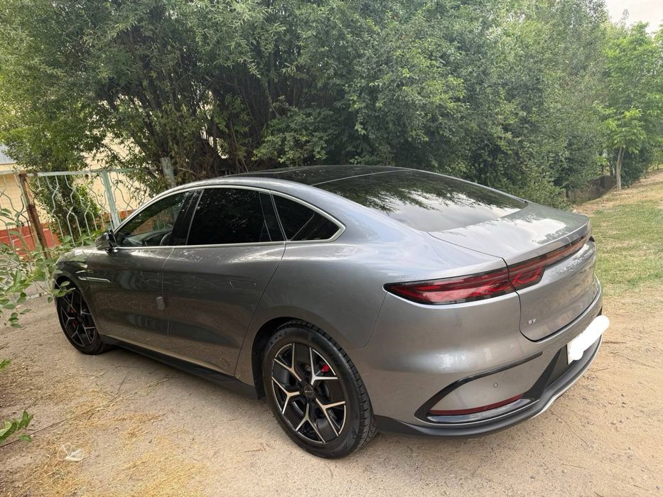 Byd Han 715 kmli flagship offisalniy