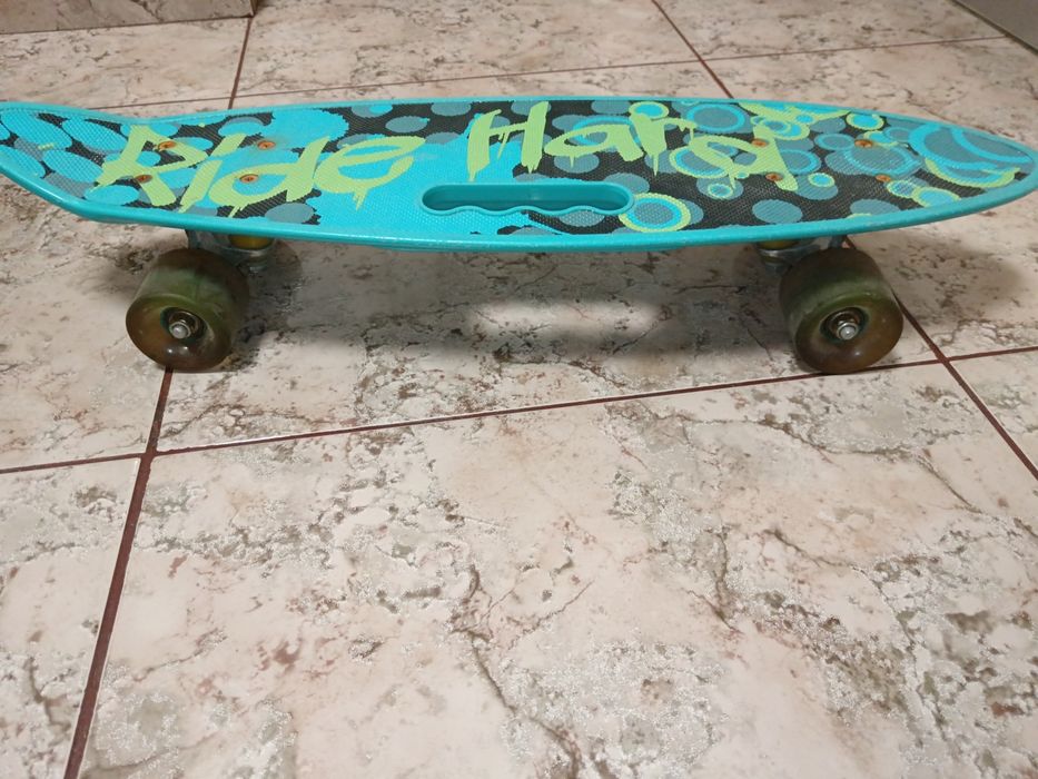 De vânzare skateboard copii 4-8 ani cu lumini roți