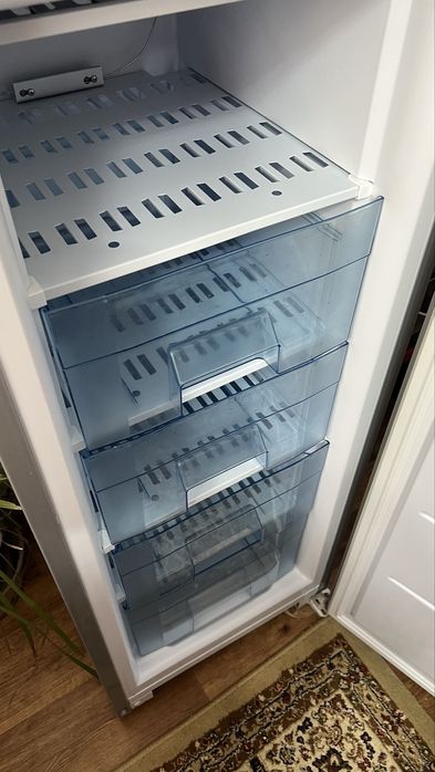 Продам Морозильник
