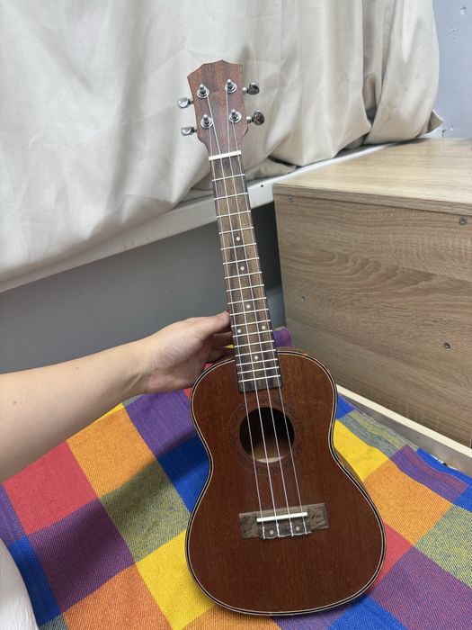 Укулеле сатылады, дыбысы жақсы шығады