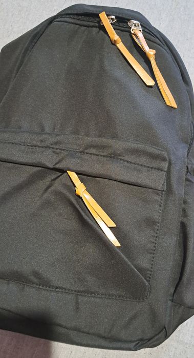 Нов сет от раница и чанти