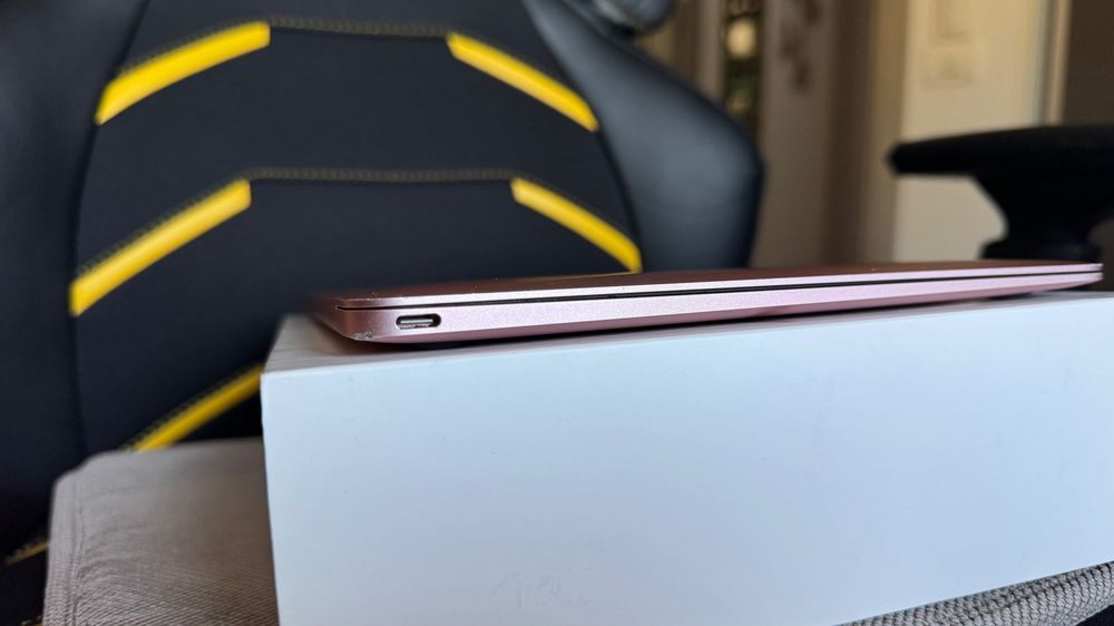 MacBook 12" Retina (Early 2016) Rose Gold | Top Spec: Intel Core m7 1.3GHz | 8GB RAM | 512GB SSD | Cutie completă