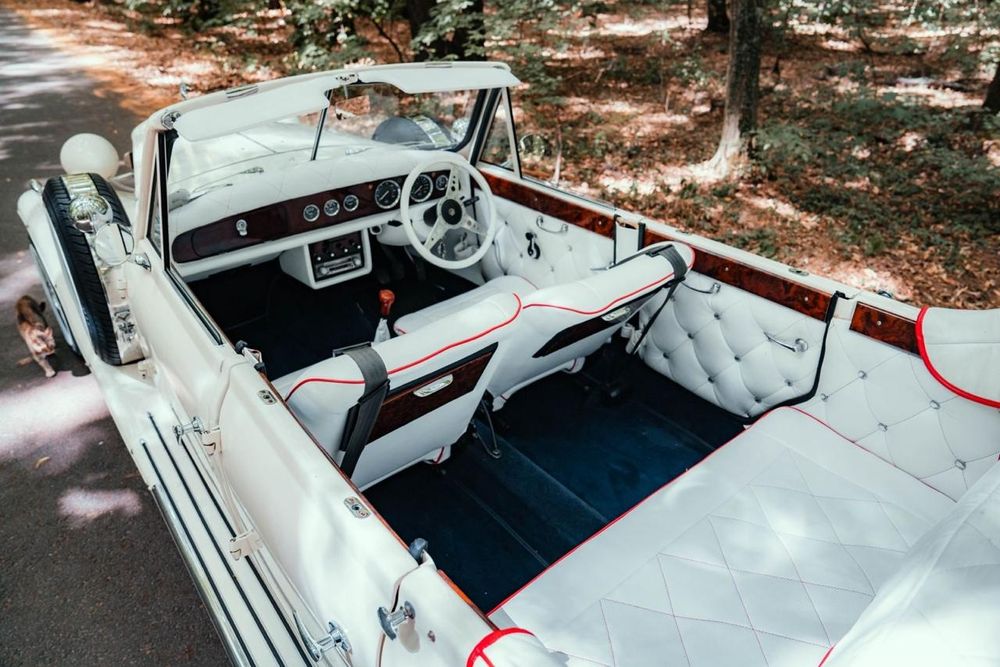 Închiriez mașina de epocă