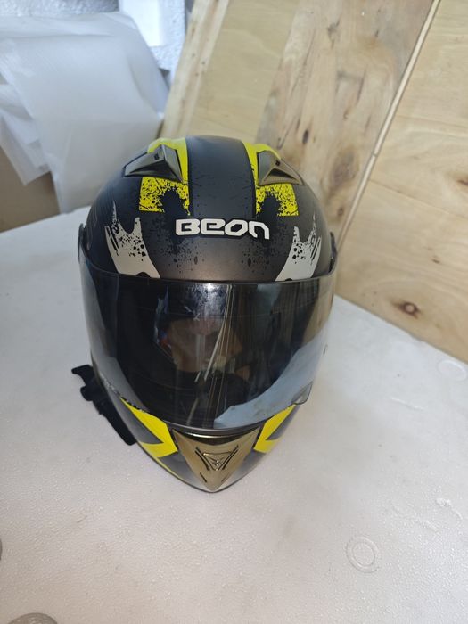 Продам мотоциклеиный шлем