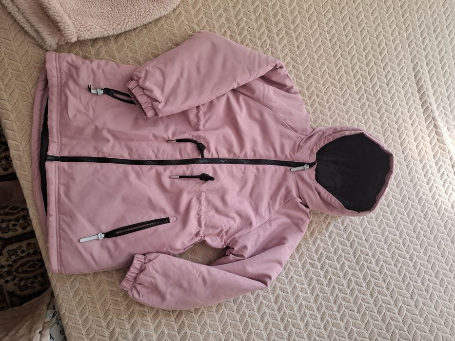 Куртка (Куртки) для девочки. Срочно