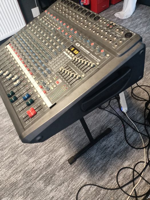 Vând mixer Dynacord original 1000.2 Perfect funcțional se da cu proba