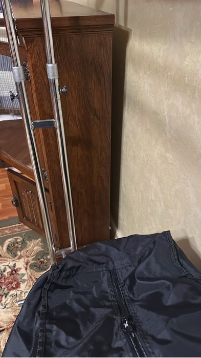 Шкафы и тумбы из дерева