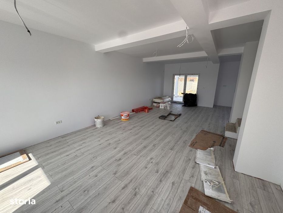 Duplex Despartit, Suprafata Generoasa , Toate Utilitatile