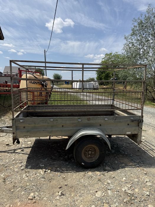 Vand sau schimb Remorca 750kg cu prelata