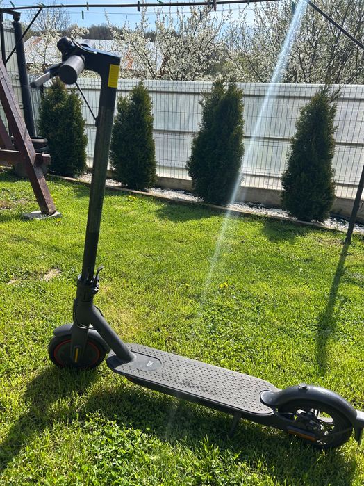 Vând trotinetă electrică xiaomi pro 2