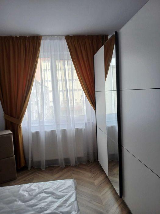 Apartament 3 camere-de inchiriat- zona CEC- Bd. Unirii